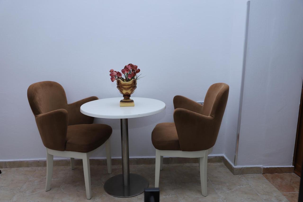 בראט Hanna'S Hostel מראה חיצוני תמונה